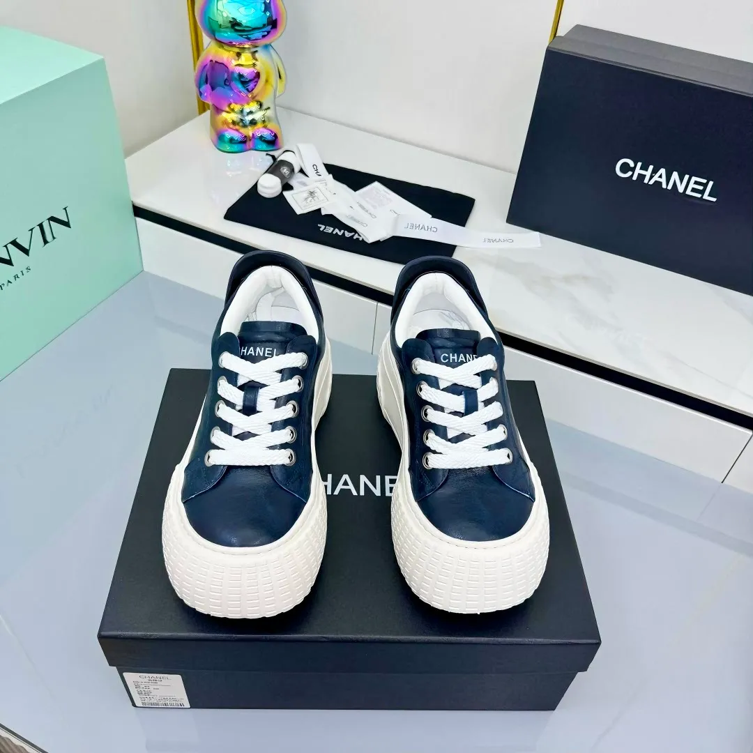 👟👟Ex-factory price 640👟👟 Chanel bread shoes ~ original calfskin panda shoes Chanel 25C latest hot style panda black and white sports shoes casual sneakers Xiaoxiang hot item classic black and white panda color coco girls must pay Fabric: original custom mixed sheepskin lining: original imported breathable mesh lining outsole: Original molded rubber + TPU combination Size: Women's 35-41